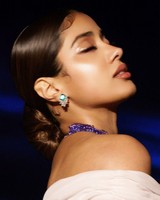 Janhvi Kapoor New Pics
